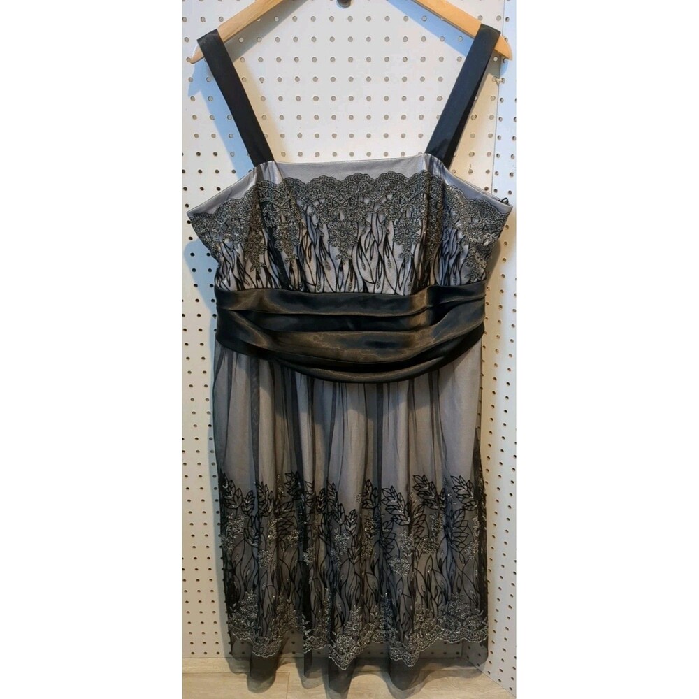 Dressbarn Collection Dress Size 16 Sleeveless Black Lace Formal